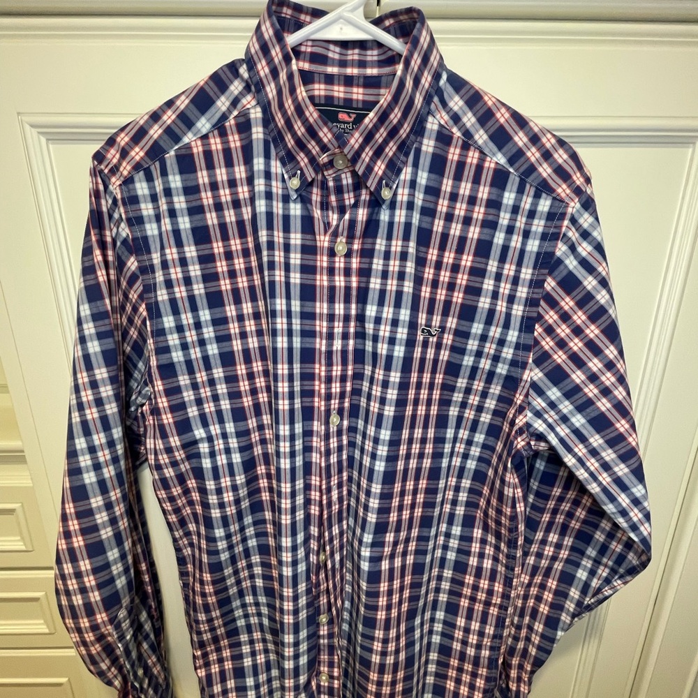 Men’s Vineyard Vines button down shirt